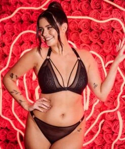 Curvy Kate Front And Centre Wirefree Bralette - Black -BRASTOGO Sales curvy kate front and centre bralette black 9