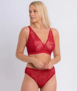 Curvy Kate Lace Daze Wirefree Bralette - Lipstick Red -BRASTOGO Sales curvy kate lace daze bralette lipstick red 2