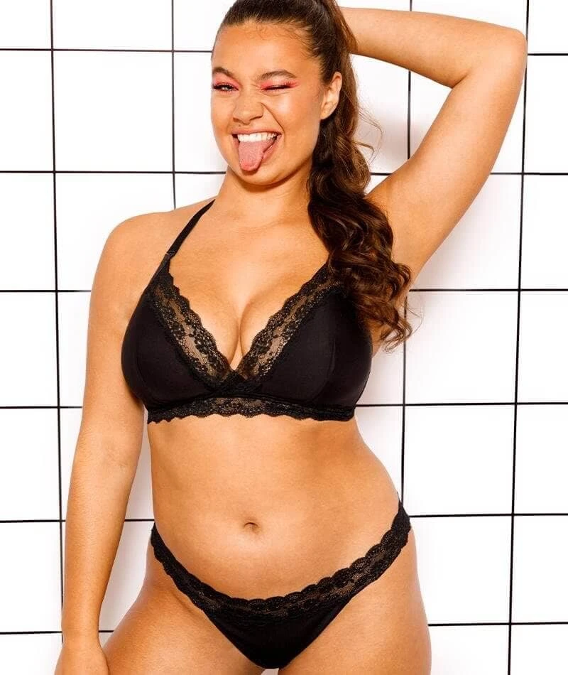 Curvy Kate Twice The Fun Reversible Wirefree Bralette - Black/Pink 7 Curvy Kate Twice The Fun Reversible Wirefree Bralette - Black/Pink - Image 5