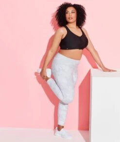 Glamorise Zip Up Front-Closure Wirefree Sports Bra - Black 11 Glamorise Zip Up Front-Closure Wirefree Sports Bra - Black -BRASTOGO Sales glamorise zip up front closure sports bra black 4